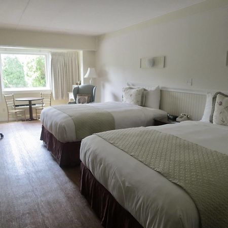 Shoreway Acres Inn ファルマス エクステリア 写真