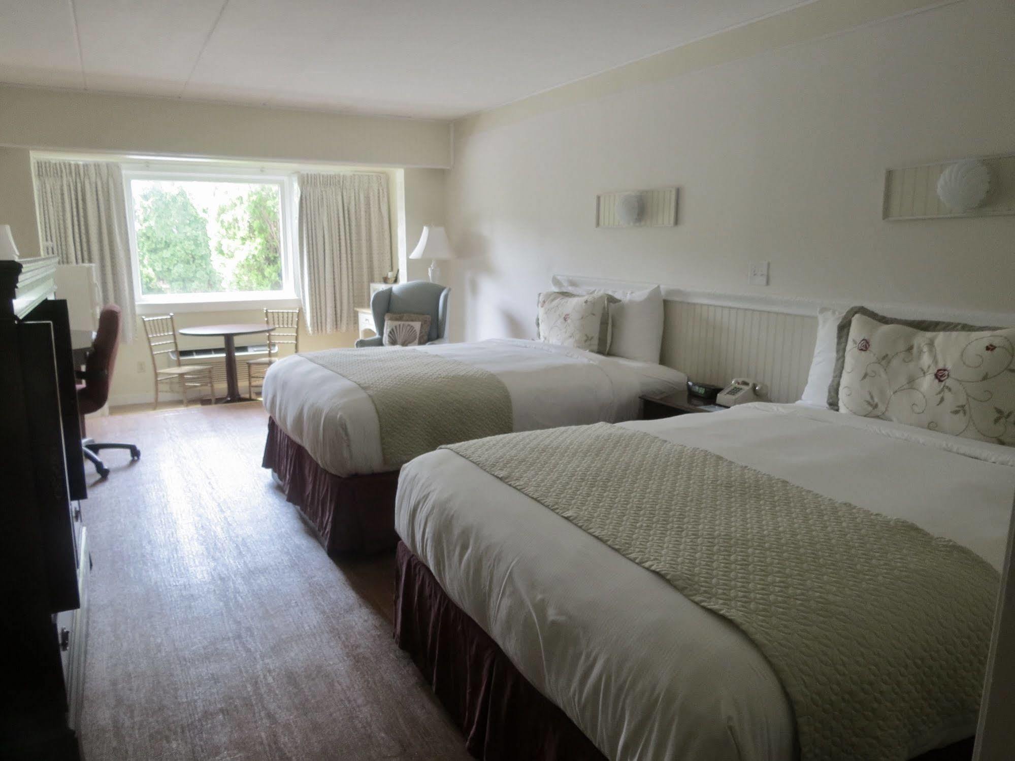 Shoreway Acres Inn ファルマス エクステリア 写真